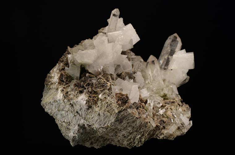 ORTHOCLASE var. Adularia on QUARTZ